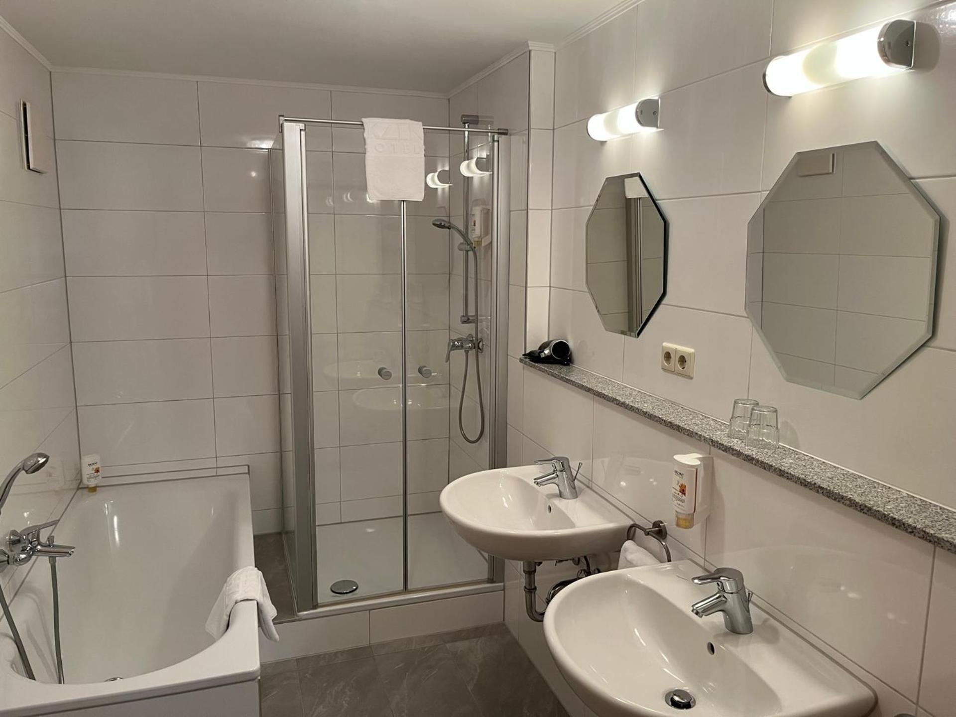 Akzent Hotel Goldener Ochsen Cröffelbach Zewnętrze zdjęcie